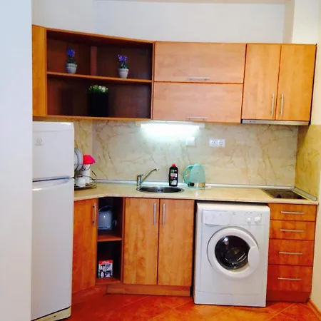 Gorgeous With Pool Steps Away From The Beach Daire Sveti Vlas