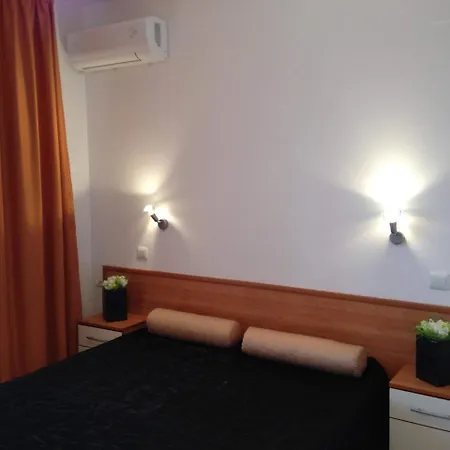 Gorgeous With Pool Steps Away From The Beach Daire